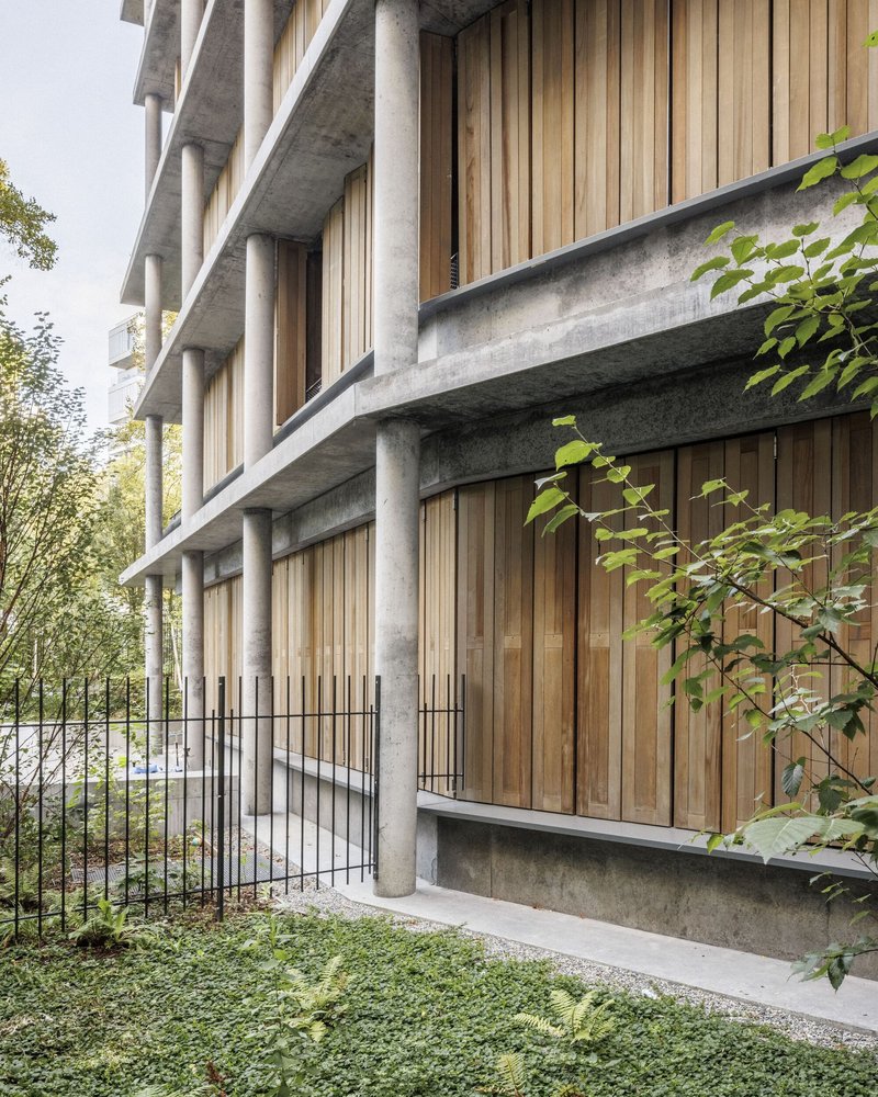 Neighborhood in Paris - Media Library and Family Flats, Student Residence, and Social Housing Units / La Architectures + Atelier Régis Roudil Architectes + Nicolas Hugoo Architecture - Exterior Photography, Balcony