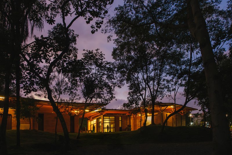 Parque Linear Córrego do Bispo / Natureza Urbana - Imagem 11 de 24