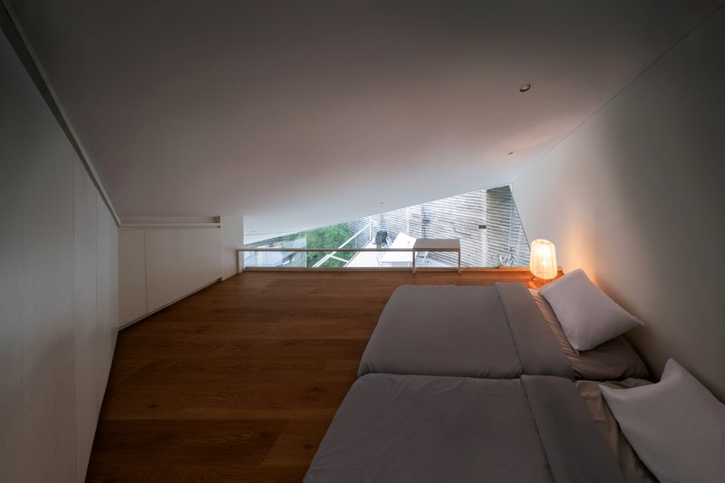 Folded Rooms Garden / RAD+ar (Research Artistic Design + architecture) - Interior Photography, Bedroom, Wood
