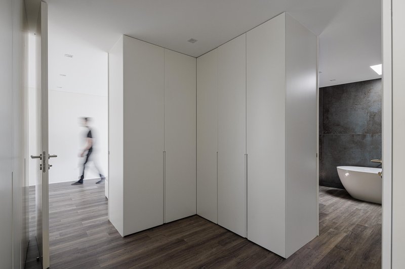 Casa dos Sobreiros II / Urbanpolis – Construções e Empreendimentos, Lda - Fotografia de Interiores, Madeira, Porta, Vidro, Armário