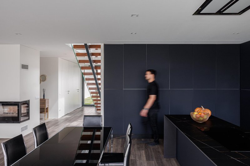 Casa dos Sobreiros II / Urbanpolis – Construções e Empreendimentos, Lda - Fotografia de Interiores, Cozinha, Madeira, Iluminação, Vidro, Cadeira