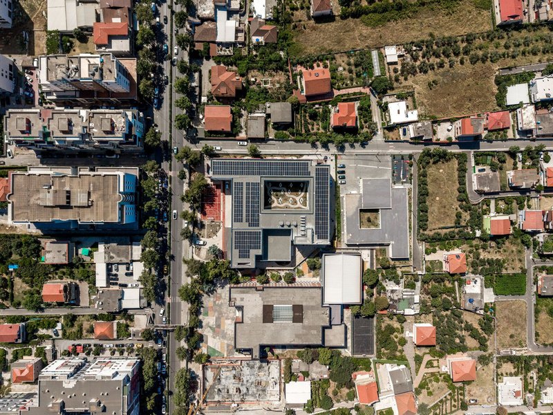 Escola Angela Merkel / Commonsense Studio - Fotografia de Exterior, Vista Aérea, Urbano