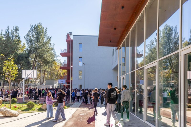 Escola Angela Merkel / Commonsense Studio - Imagem 27 de 37