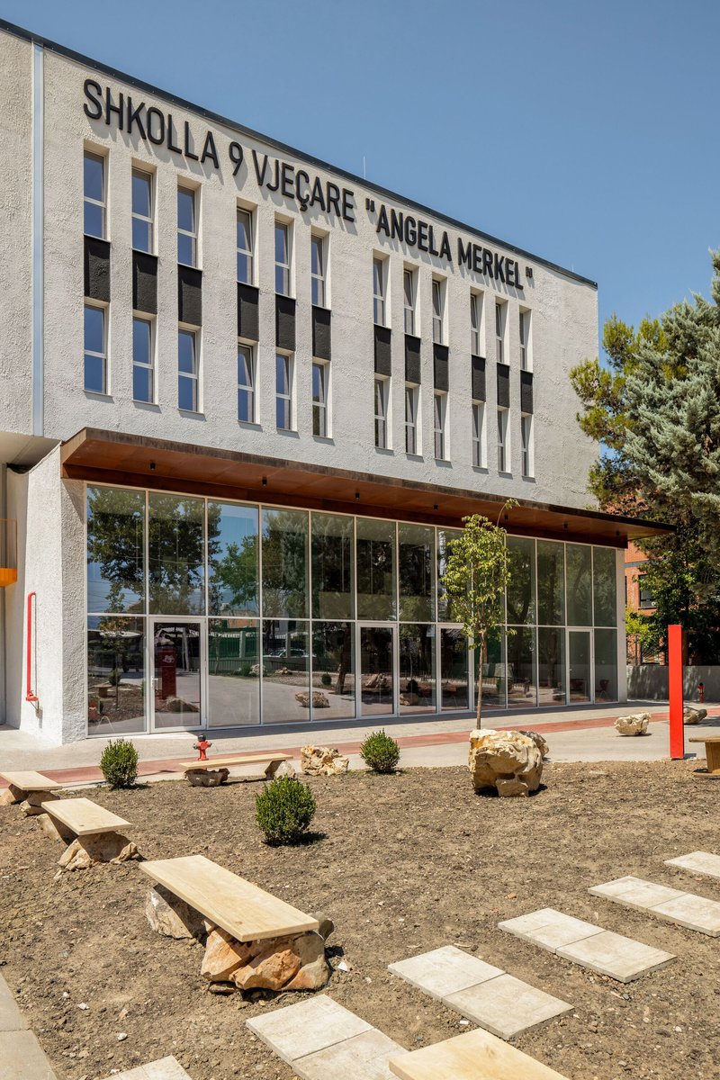 Escola Angela Merkel / Commonsense Studio - Fotografia de Exterior, Fachada, Concreto