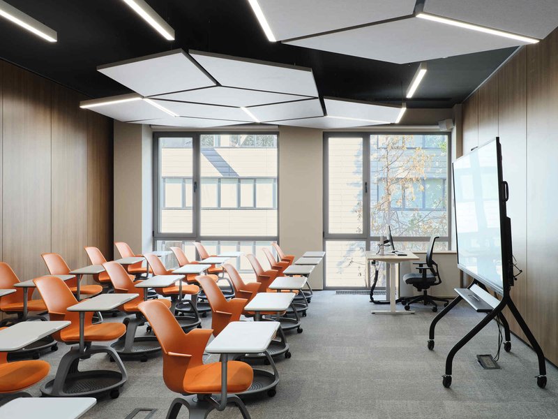 Narxoz University Business School / AGP Architects - Interior Photography, Chair